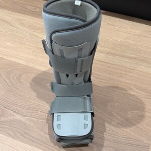 Gray Wearable Mid-Calf Walking Boot